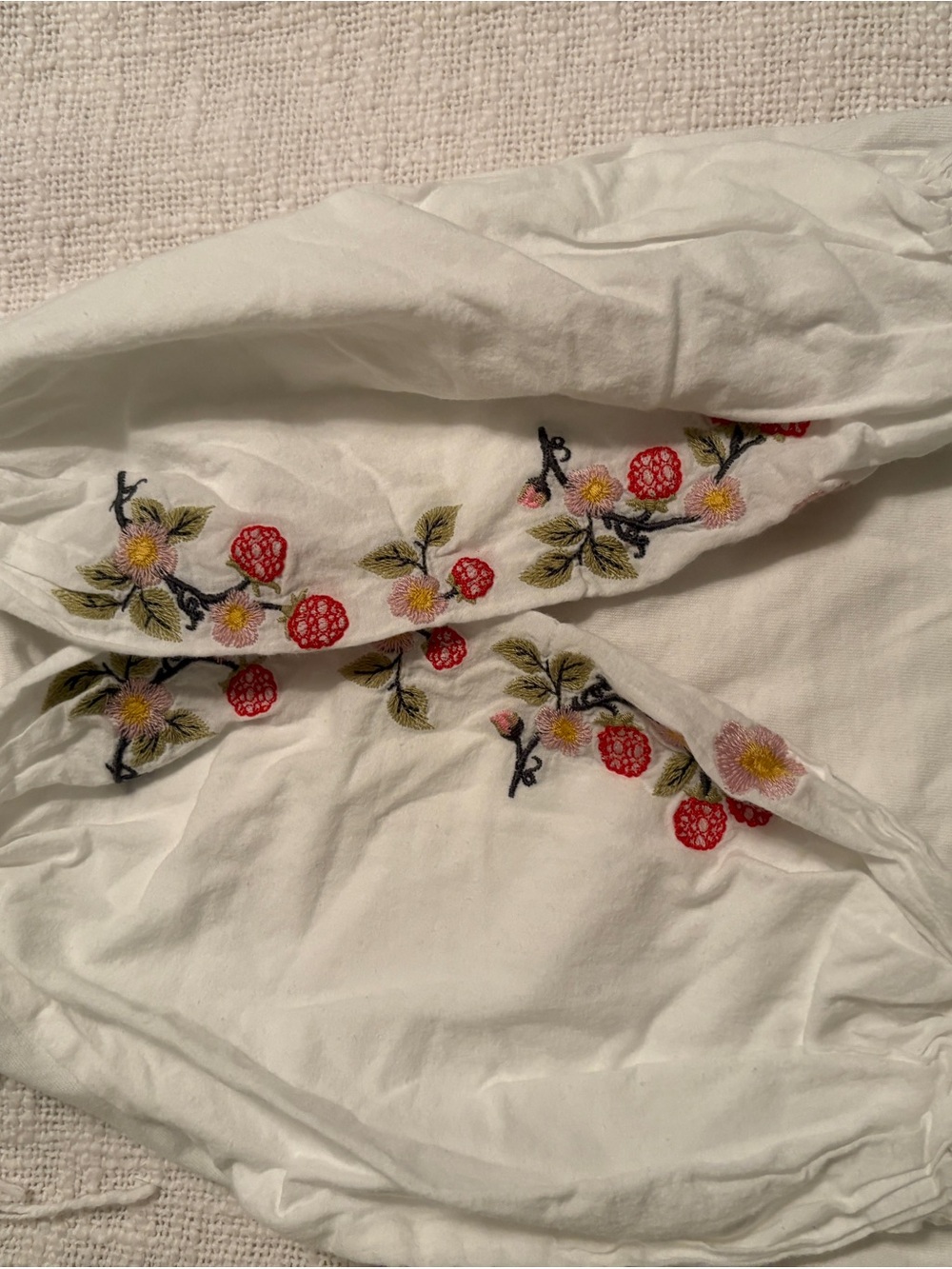 Mini Boden Girl’s White Embroidered Floral Top with Red Raspberry  size 3-4